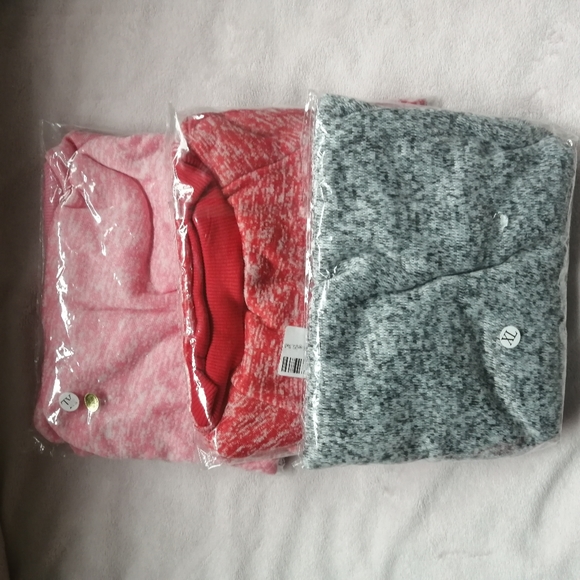$20 for 4 New Dog clothes Sweater warm Dog Pajamas various colors and sizes - Picture 10 of 11